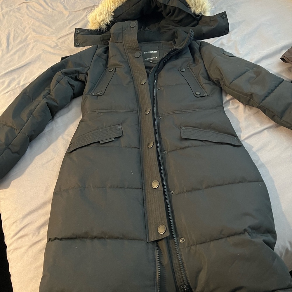 Black women’s puffer parka
